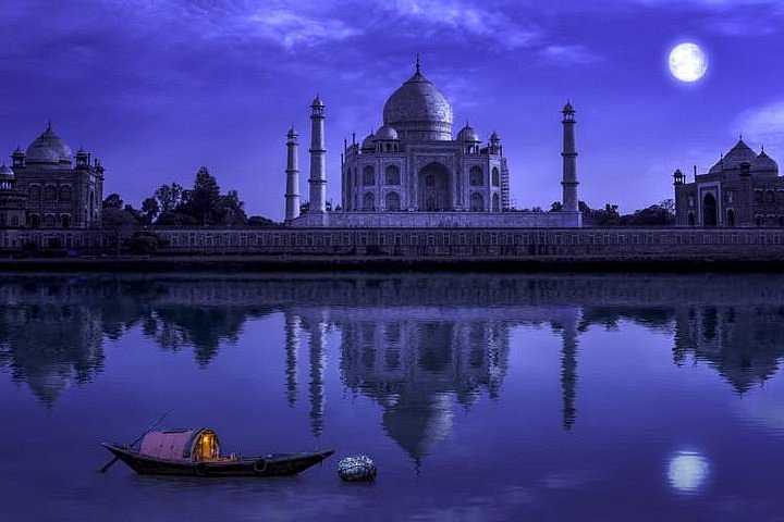 Taj Mahal: A Timeless Story of Love and Beauty