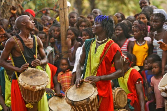 Takussan Senegal: The Evening Gathering Tradition That Builds Community Every Night